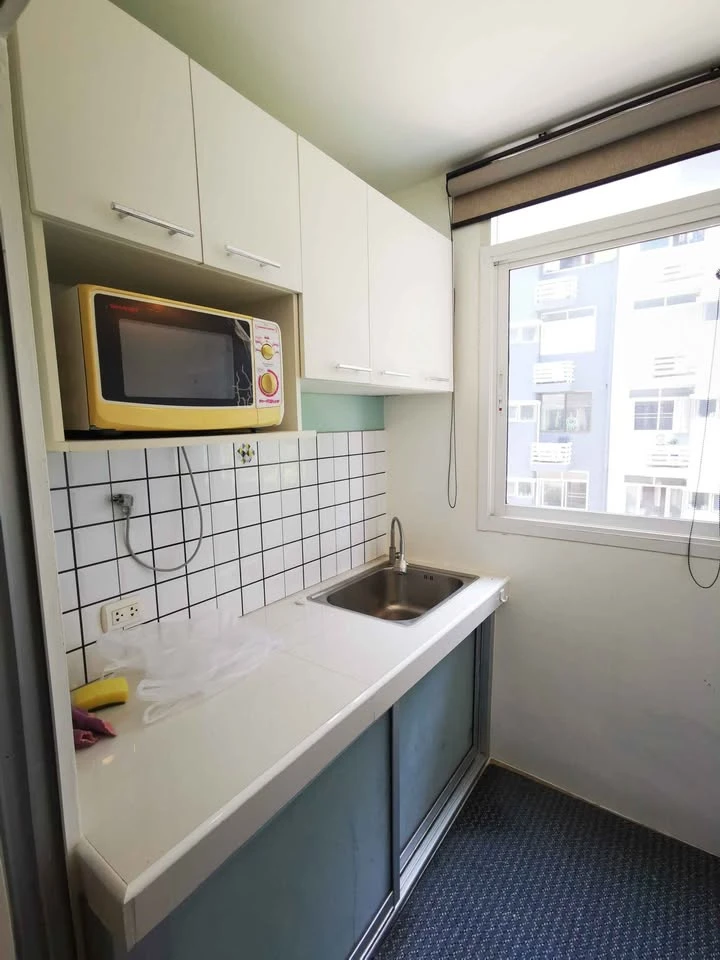 For Rent: Supalai City Home Ratchada. Bright and inviting unit decorated in blue tones, fully furnished. Book now!