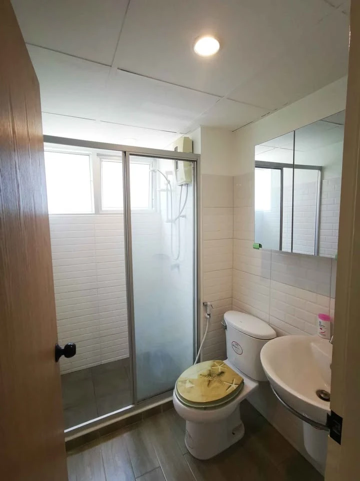 For Rent: Supalai City Home Ratchada. Bright and inviting unit decorated in blue tones, fully furnished. Book now!