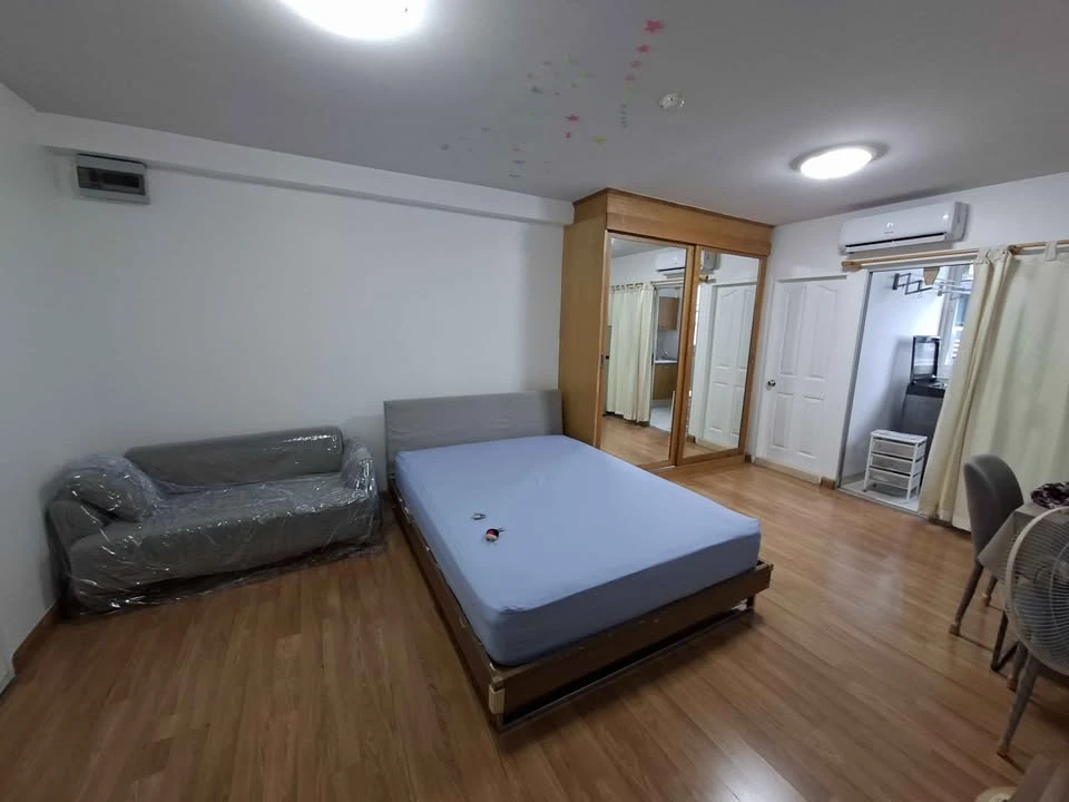 For rent: Supalai City Home Ratchada. Quiet and peaceful, with a separate kitchen area. Fully furnished and equipped with appliances. Book now!