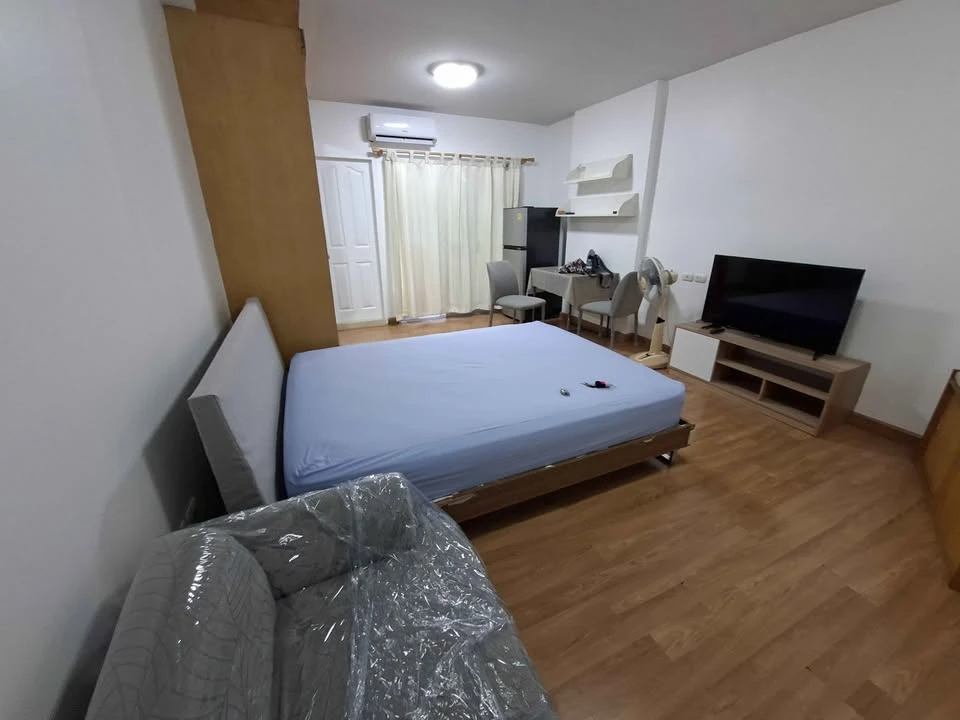 For rent: Supalai City Home Ratchada. Quiet and peaceful, with a separate kitchen area. Fully furnished and equipped with appliances. Book now!