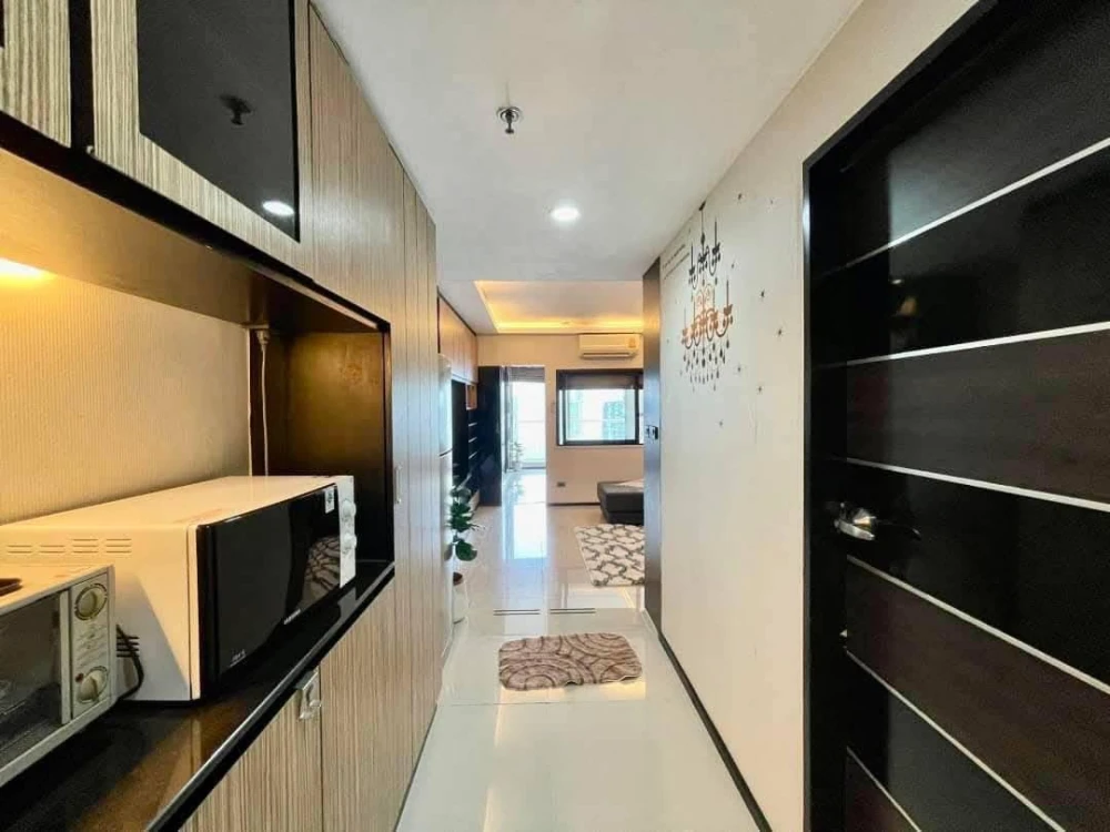 For rent: Supalai Park Phahon Yothin 21, 25th floor, beautifully decorated room, fully built-in furniture. Interested? Reserve now!