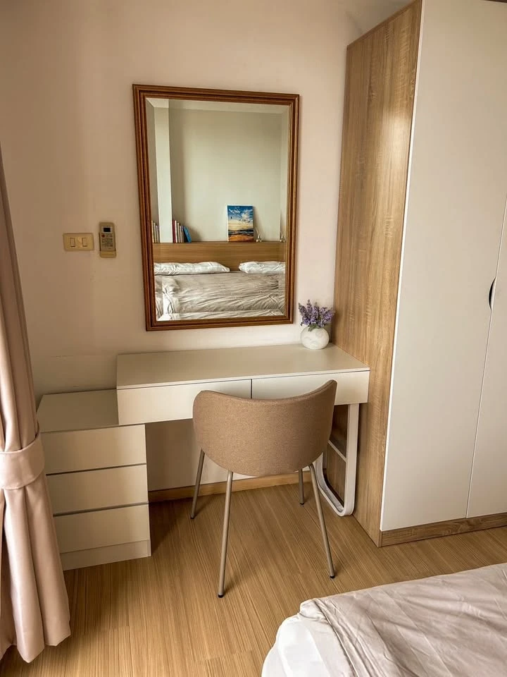 For rent Supalai Park Phahon Yothin 21, studio room, size 45 square meters, decorated in a minimalist style, simple but looks very good. Interested, b