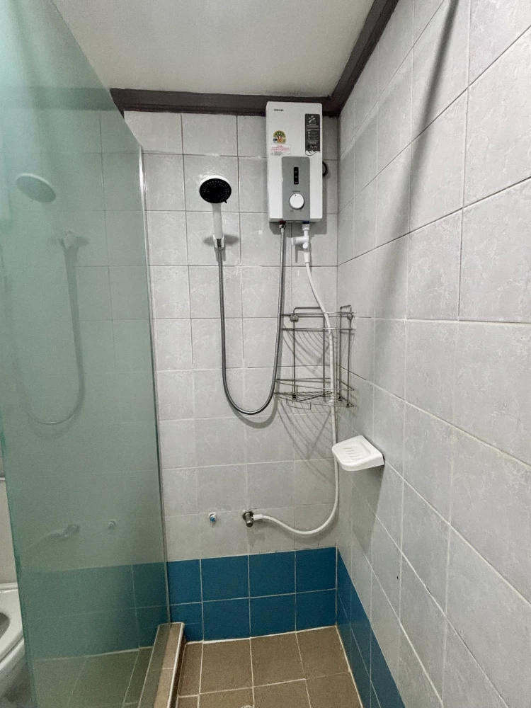 For rent Supalai Park Phahon Yothin 21, room on a very high floor (28th floor), divided into separate rooms, don't miss it.