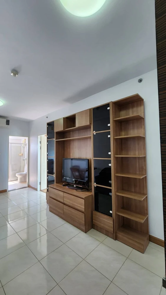 For rent: Supalai Park Ratchapruek-Phetkasem, 17th floor, corner room, city view, breezy, large balcony, swimming pool view. Reserve now!