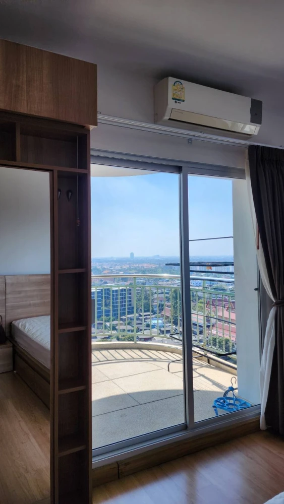 For rent: Supalai Park Ratchapruek-Phetkasem, 17th floor, corner room, city view, breezy, large balcony, swimming pool view. Reserve now!