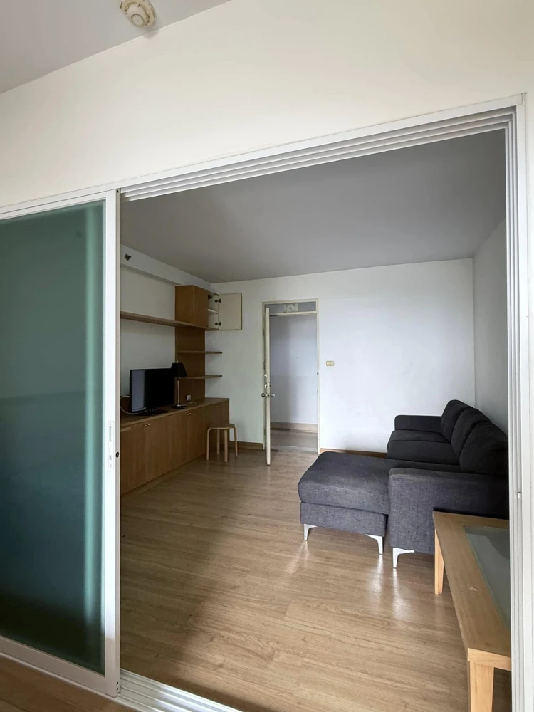 For rent: Supalai Park Srinakarin, 14th floor, just the right height, beautiful city view, great price, don't miss it.