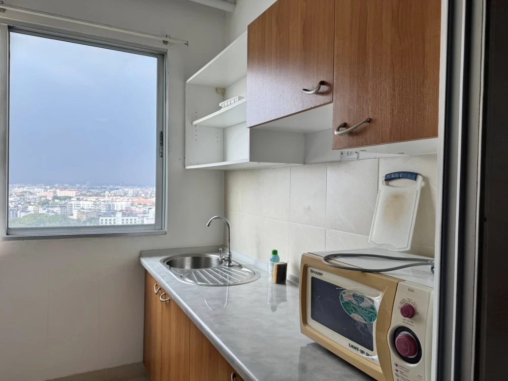 For rent: Supalai Park Srinakarin, studio room, 37 sq.m., 20th floor, fully furnished with appliances. Book now!