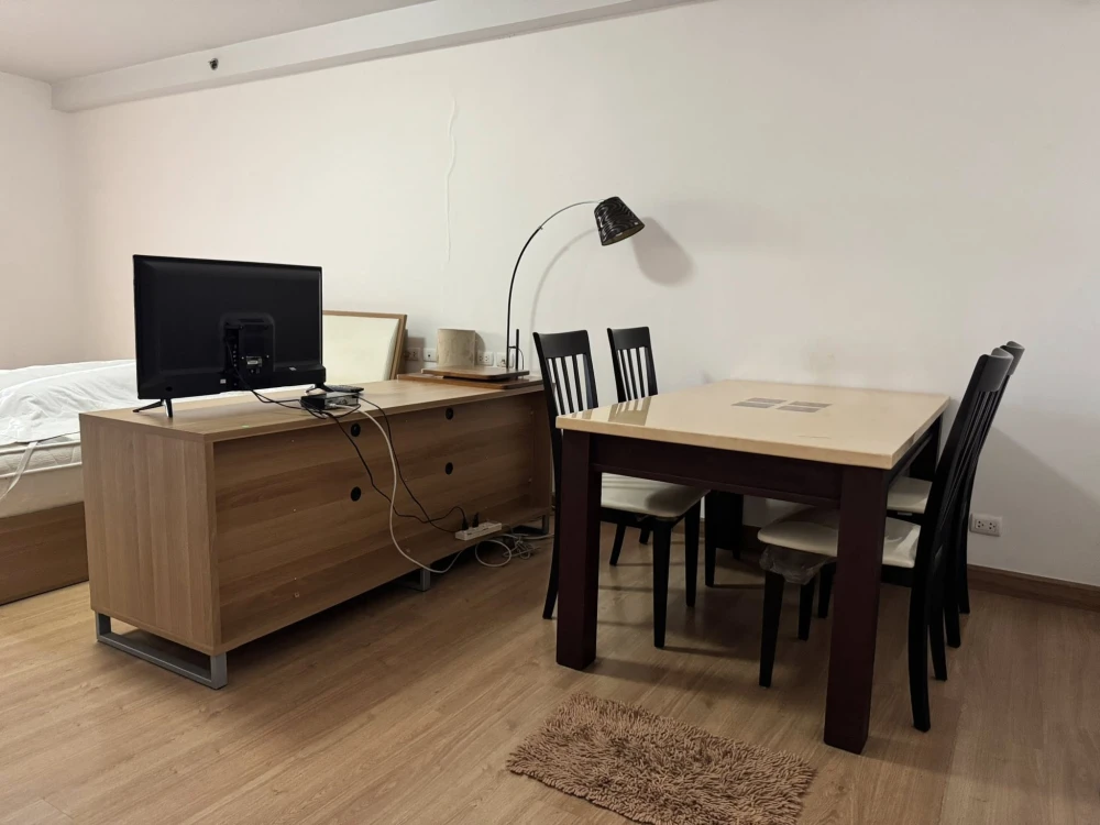 For rent: Supalai Park Srinakarin, studio room, 37 sq.m., 20th floor, fully furnished with appliances. Book now!