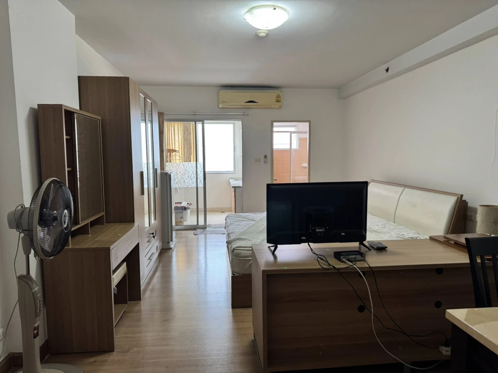 For rent: Supalai Park Srinakarin, studio room, 37 sq.m., 20th floor, fully furnished with appliances. Book now!