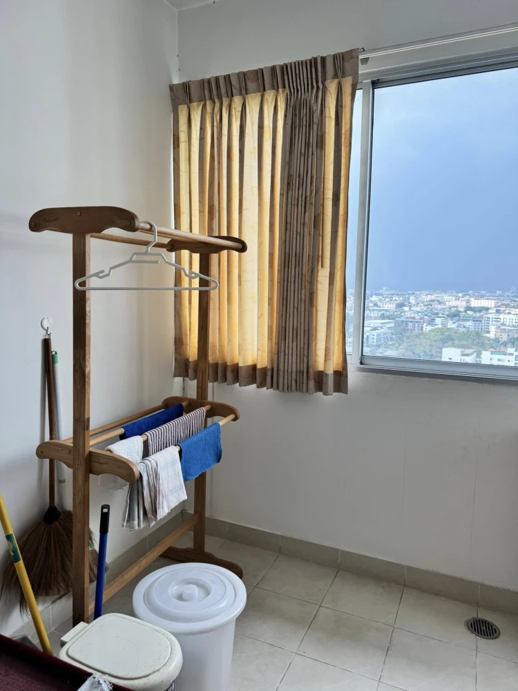 For rent: Supalai Park Srinakarin, studio room, 37 sq.m., 20th floor, fully furnished with appliances. Book now!