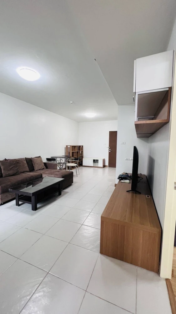 For rent: Supalai Park Kaset, 11th floor, Building A, complete with electrical appliances, lots of space in the room, reserve now.