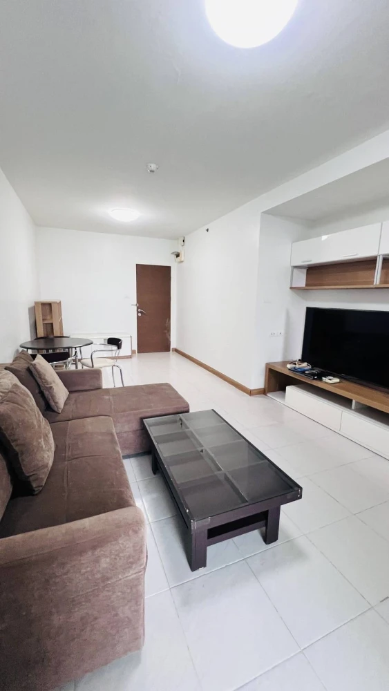 For rent: Supalai Park Kaset, 11th floor, Building A, complete with electrical appliances, lots of space in the room, reserve now.