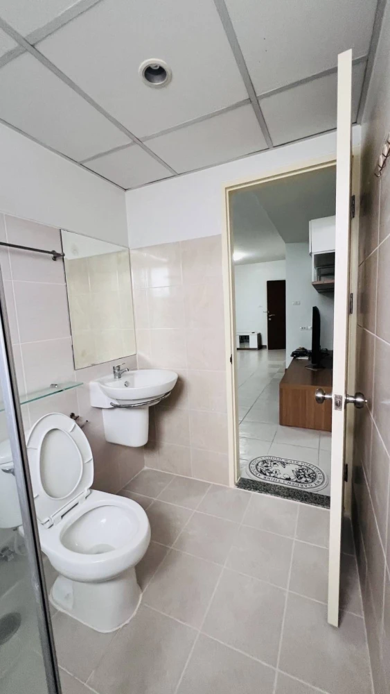 For rent: Supalai Park Kaset, 11th floor, Building A, complete with electrical appliances, lots of space in the room, reserve now.