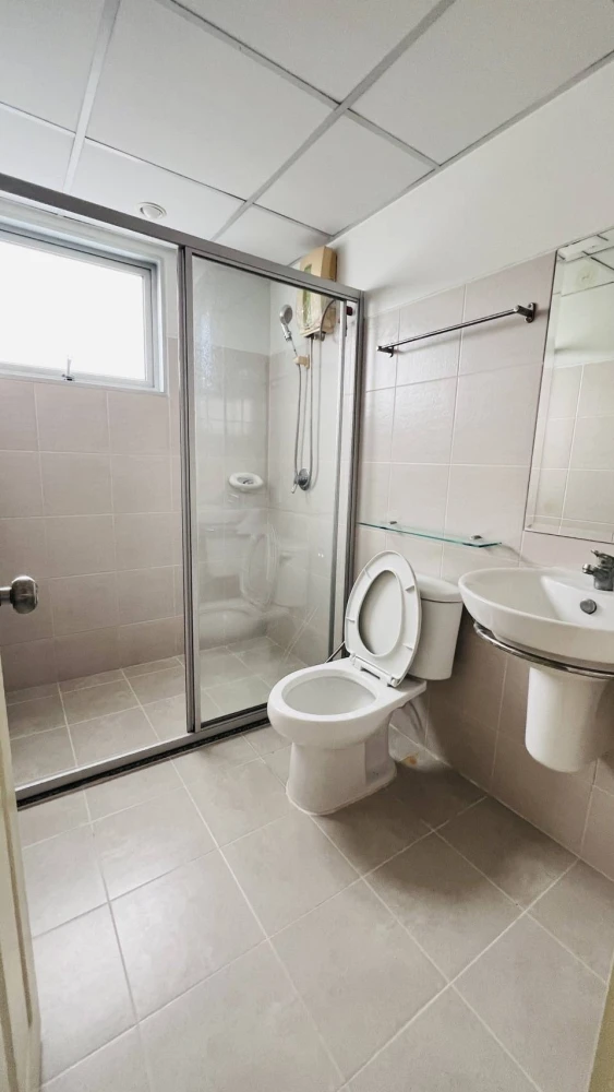 For rent: Supalai Park Kaset, 11th floor, Building A, complete with electrical appliances, lots of space in the room, reserve now.