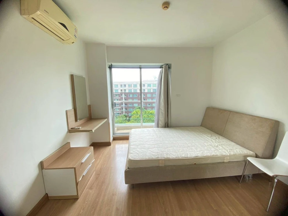 For rent: Supalai Park Kaset, 5th floor, swimming pool view, very spacious area, fully furnished and equipped with appliances. Don't miss it!