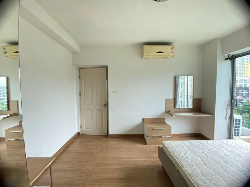 For rent: Supalai Park Kaset, 5th floor, swimming pool view, very spacious area, fully furnished and equipped with appliances. Don't miss it!