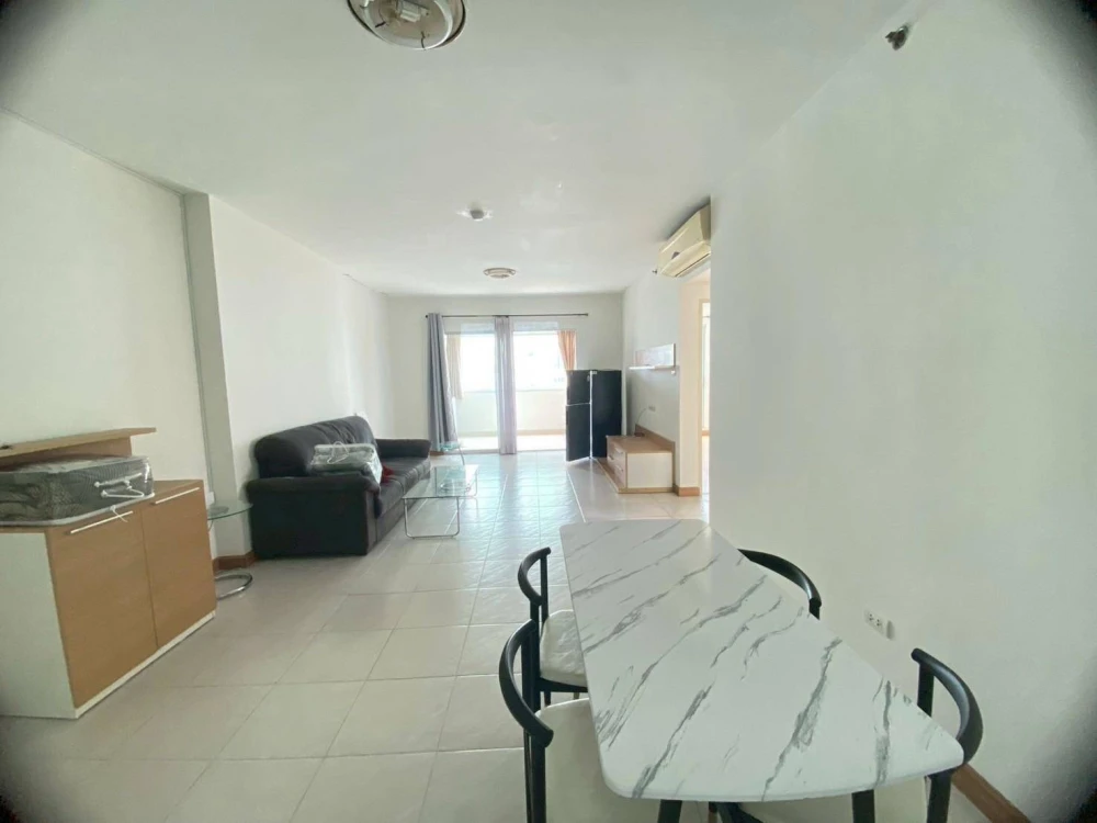 For rent: Supalai Park Kaset, 5th floor, swimming pool view, very spacious area, fully furnished and equipped with appliances. Don't miss it!
