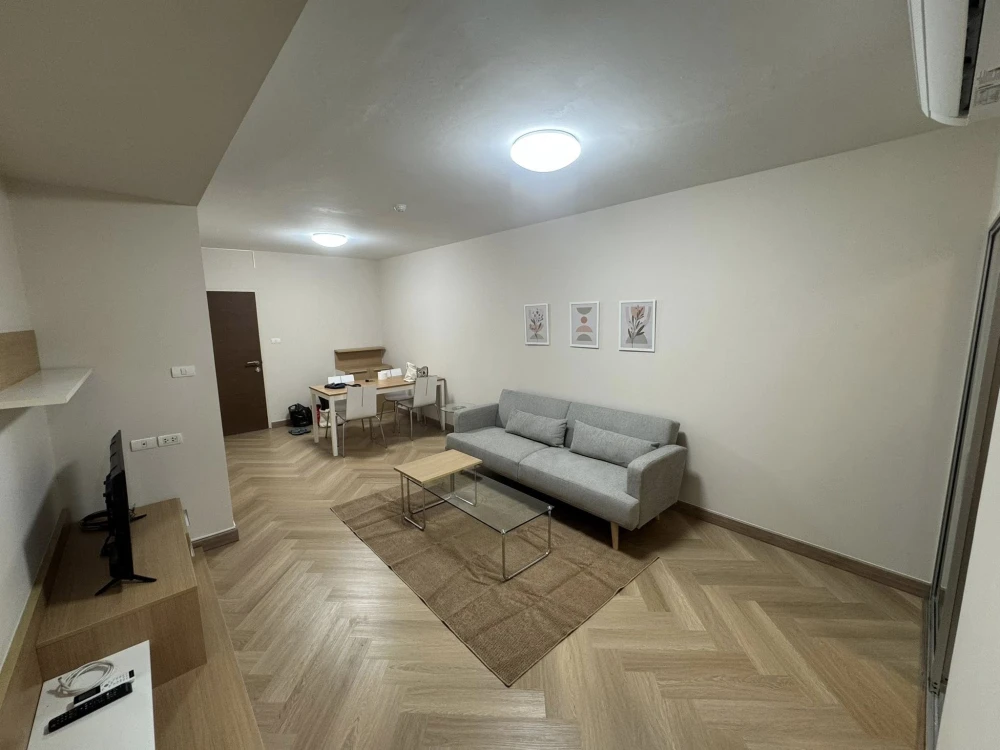For rent: Supalai Park Kaset, spacious and airy room, fully furnished with appliances, ready to move in immediately.