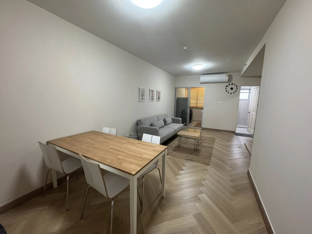 For rent: Supalai Park Kaset, spacious and airy room, fully furnished with appliances, ready to move in immediately.