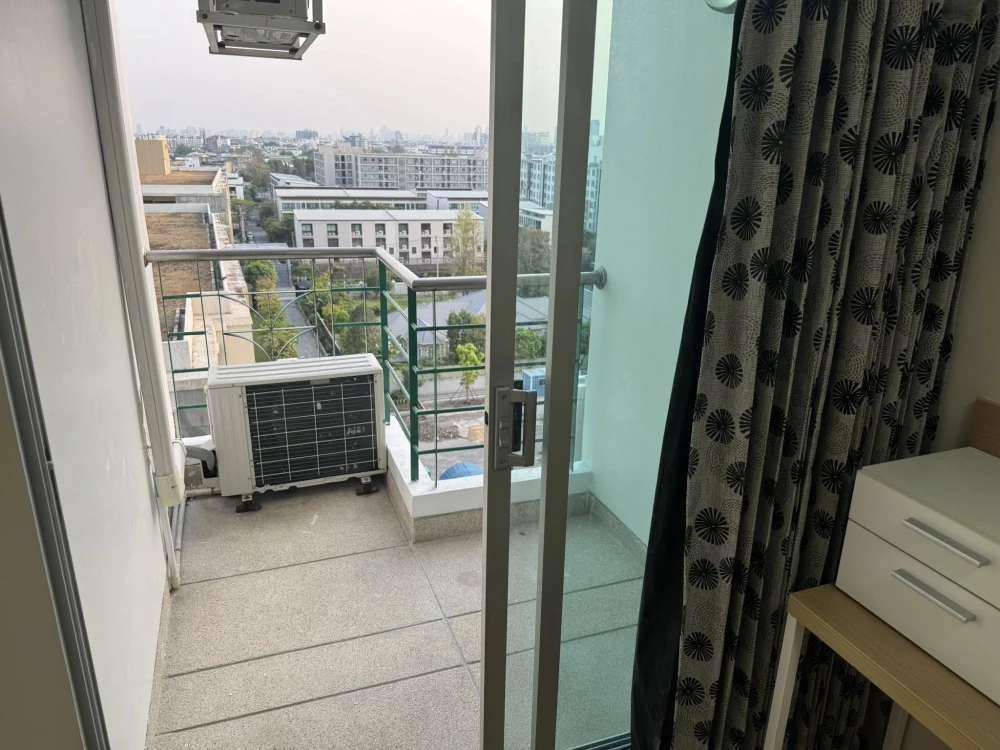 For rent: Supalai Park Kaset, spacious and airy room, fully furnished with appliances, ready to move in immediately.