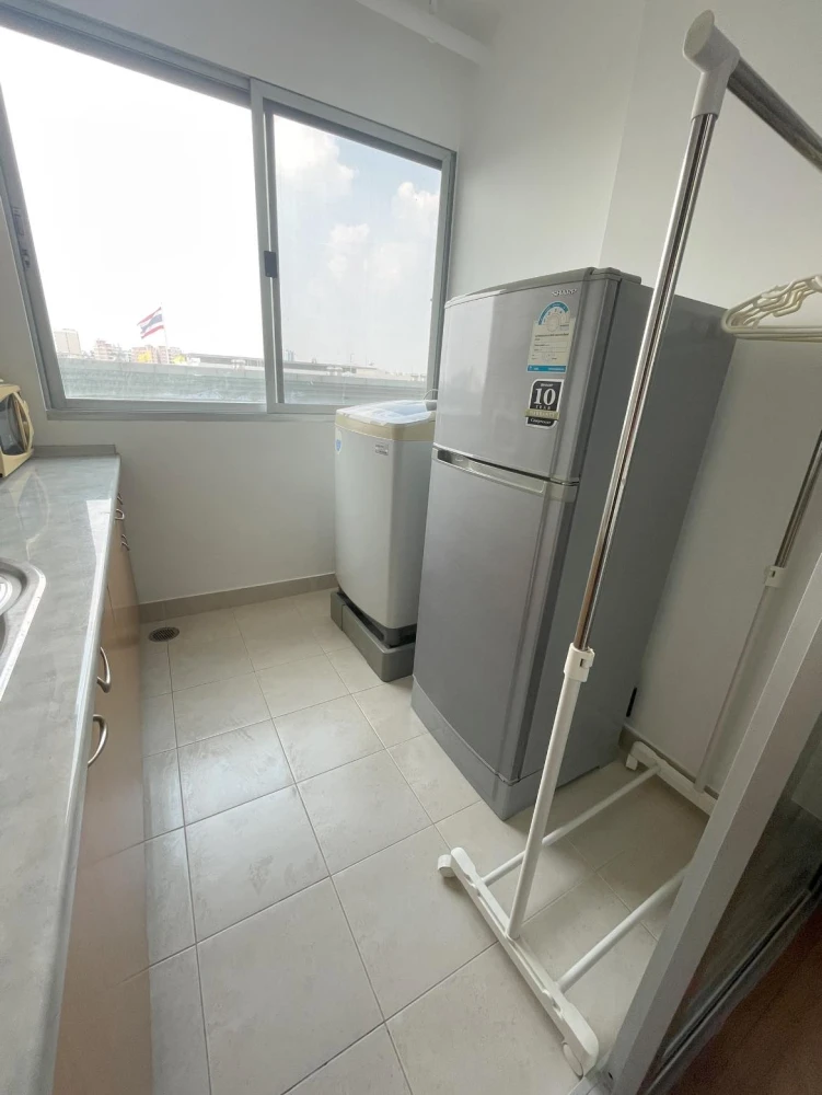 For rent: Supalai Park Kaset, studio room, 35 sq.m., 4th floor, Building B, fully furnished. Don't miss out!