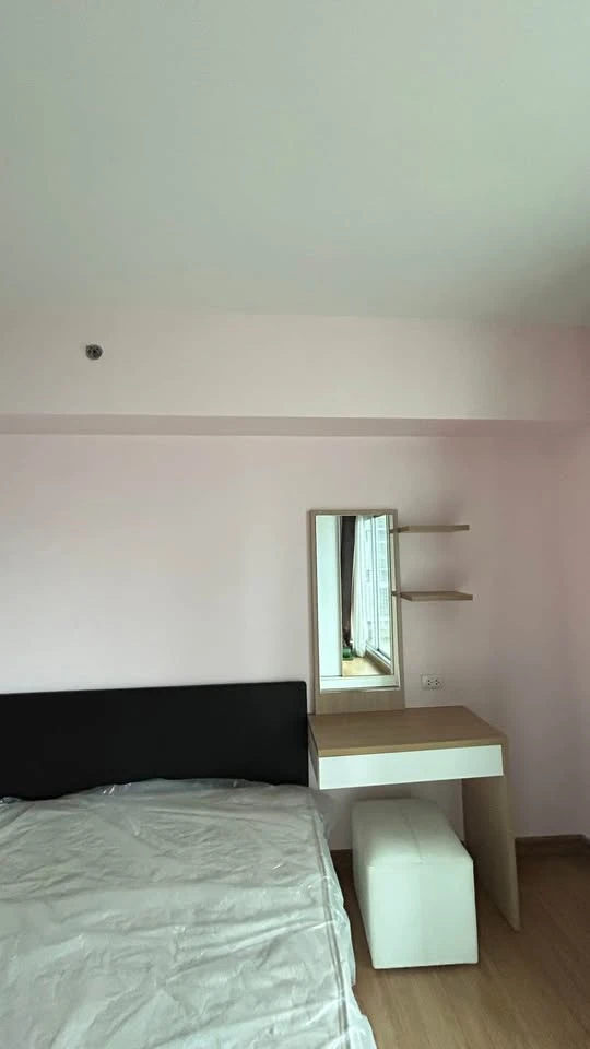 For Rent: Supalai Park Khae Rai-Ngamwongwan. Spacious 2-bedroom, 1-bathroom unit. It is rare to find a fully equipped, move-in ready unit at this pric