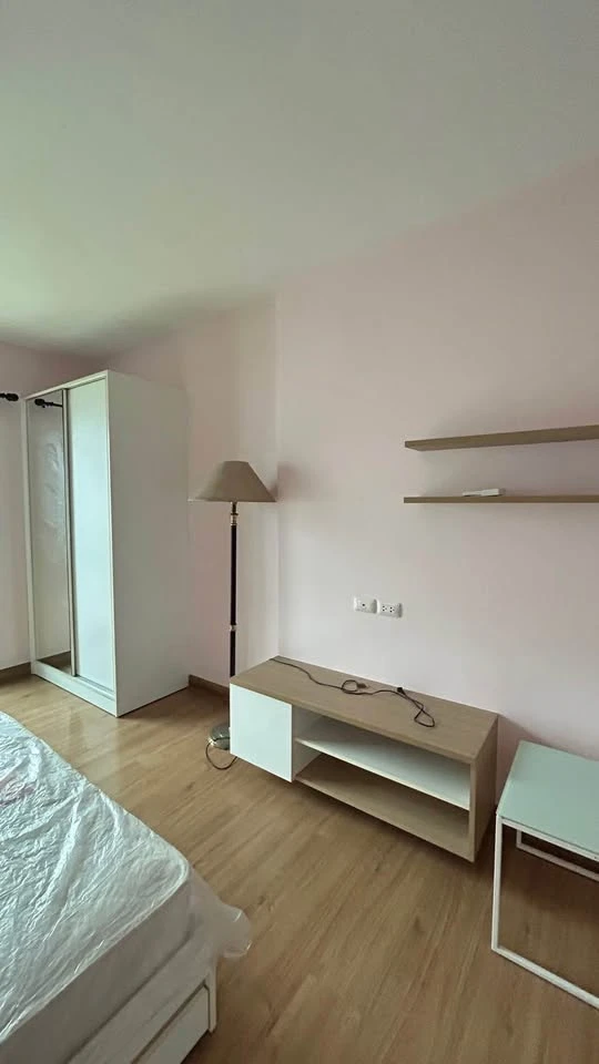 For Rent: Supalai Park Khae Rai-Ngamwongwan. Spacious 2-bedroom, 1-bathroom unit. It is rare to find a fully equipped, move-in ready unit at this pric