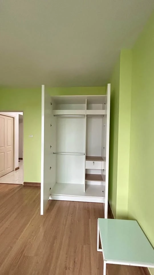 For Rent: Supalai Park Khae Rai-Ngamwongwan. Spacious 2-bedroom, 1-bathroom unit. It is rare to find a fully equipped, move-in ready unit at this pric