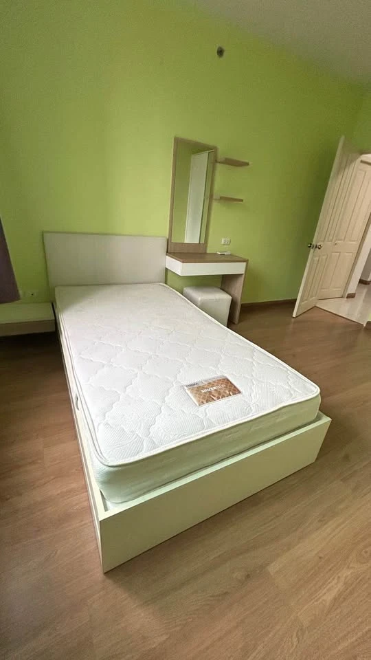 For Rent: Supalai Park Khae Rai-Ngamwongwan. Spacious 2-bedroom, 1-bathroom unit. It is rare to find a fully equipped, move-in ready unit at this pric