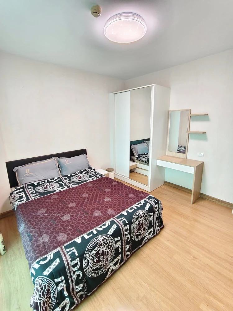 Supalai Park Khaerai-Ngamwongwan for rent, fully furnished with appliances including washing machine, clean, quiet, very worth booking.