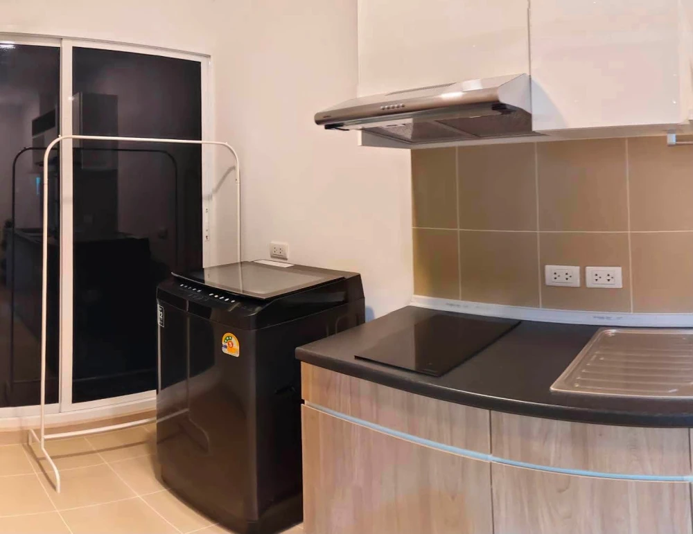 For rent: Supalai Park Yaek Fai Chai, 20th floor. Unobstructed city view, bright and airy, private, fully furnished, ready to move in.