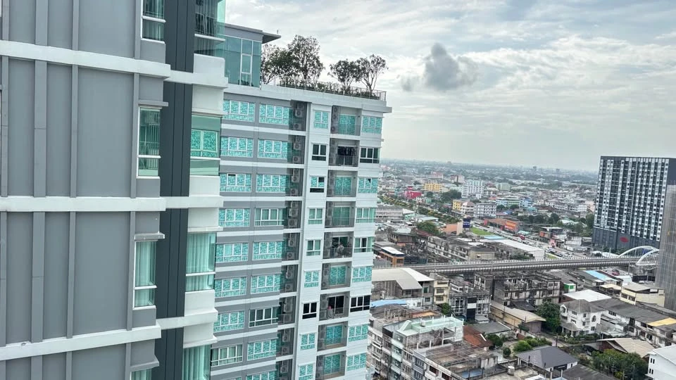 For rent: Supalai Park, Fai Chai Intersection, 20th floor, very high, great breeze, fully furnished, don't miss it.