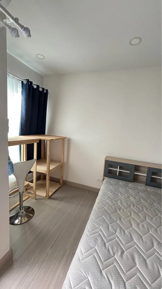 For rent: Supalai Park, Fai Chai Intersection, 20th floor, very high, great breeze, fully furnished, don't miss it.