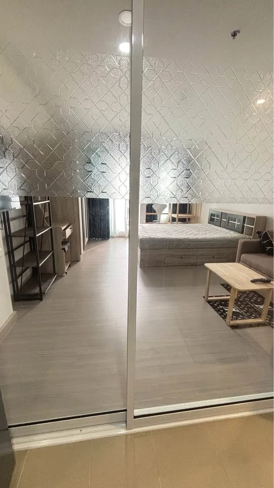 For rent: Supalai Park, Fai Chai Intersection, 20th floor, very high, great breeze, fully furnished, don't miss it.