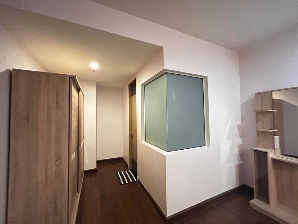 For rent: Supalai Premier Ratchawithi, 25th floor, beautiful city view from high angle, with a spacious balcony, don't miss it.