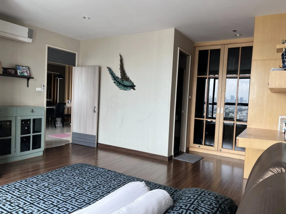 For rent: Supalai Premier Ratchathewi, high floor, open view, good ventilation, next to the elevator, convenient transportation, fully furnished.
