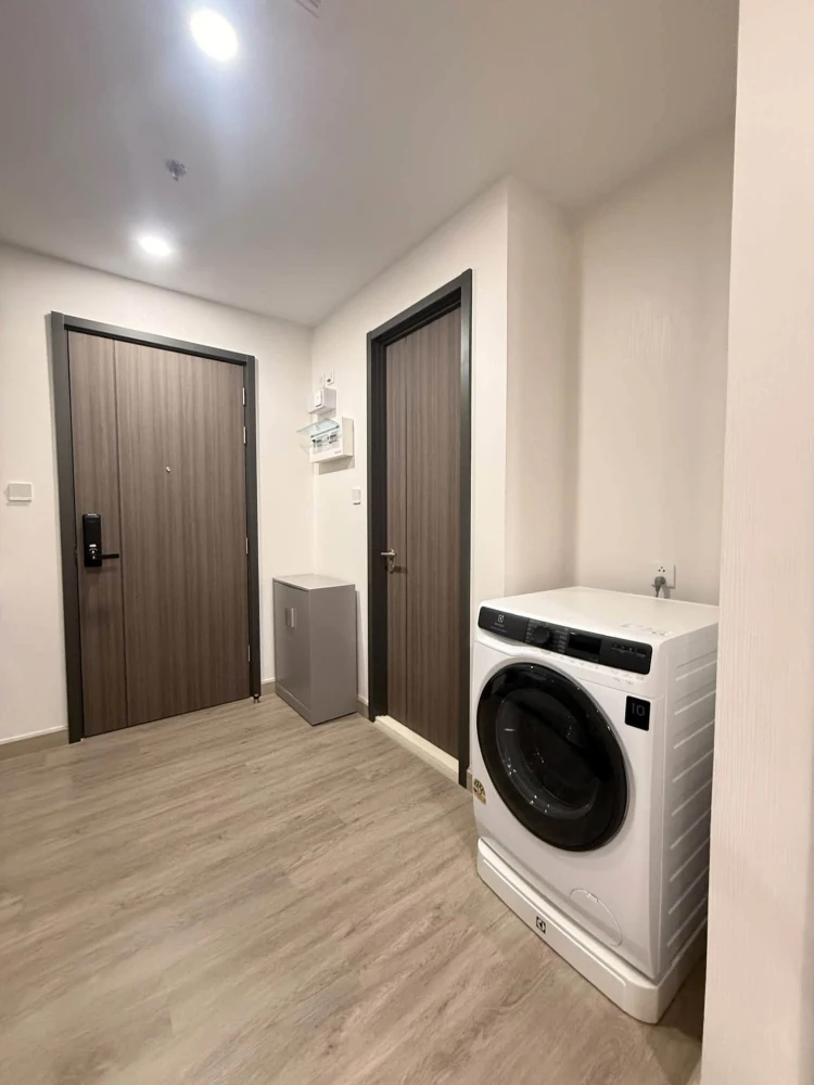 For Rent: Supalai Premier Samsen-Ratchawat. 1 bedroom + 1 multi-purpose room unit with an exceptionally spacious layout. Fully furnished and equipped