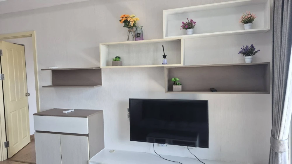 For rent: Supalai Marey Pattaya, high-floor unit with stunning sea view, fully furnished. Don't miss out!