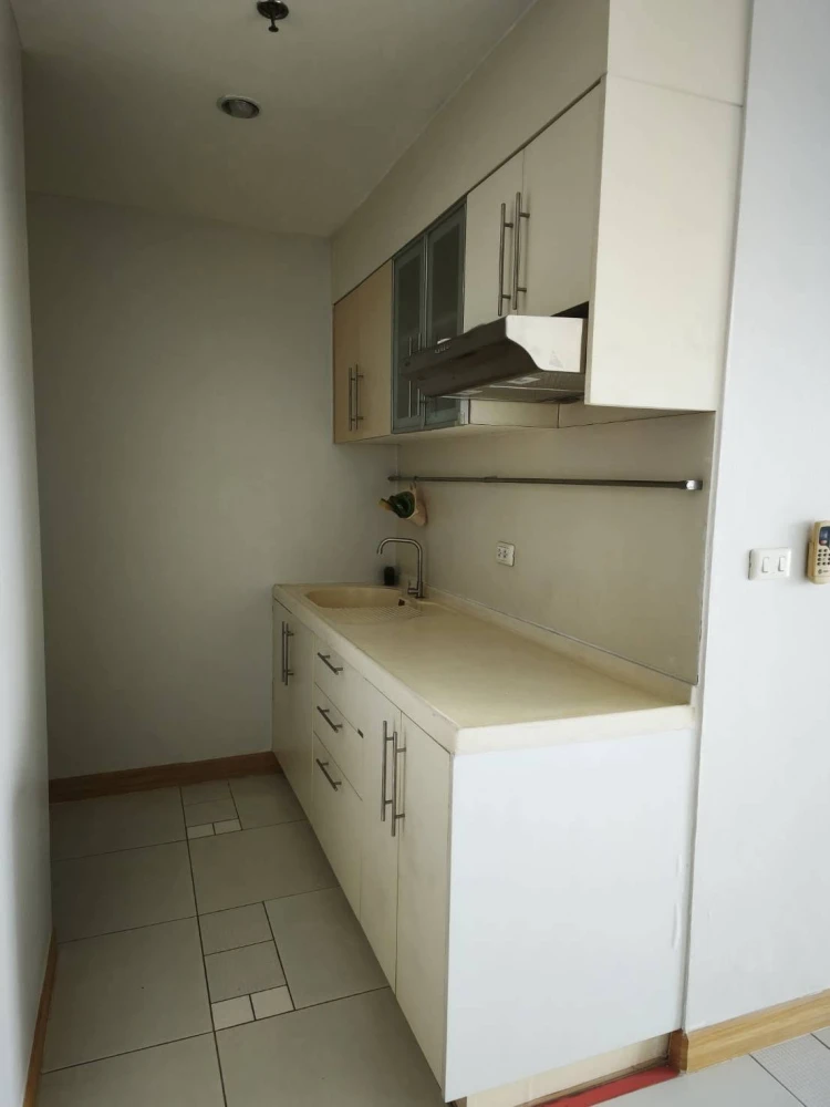 For rent: Supalai River Place, high floor, panoramic view, unobstructed panoramic view, wide view with no buildings blocking the view, auspicious loca
