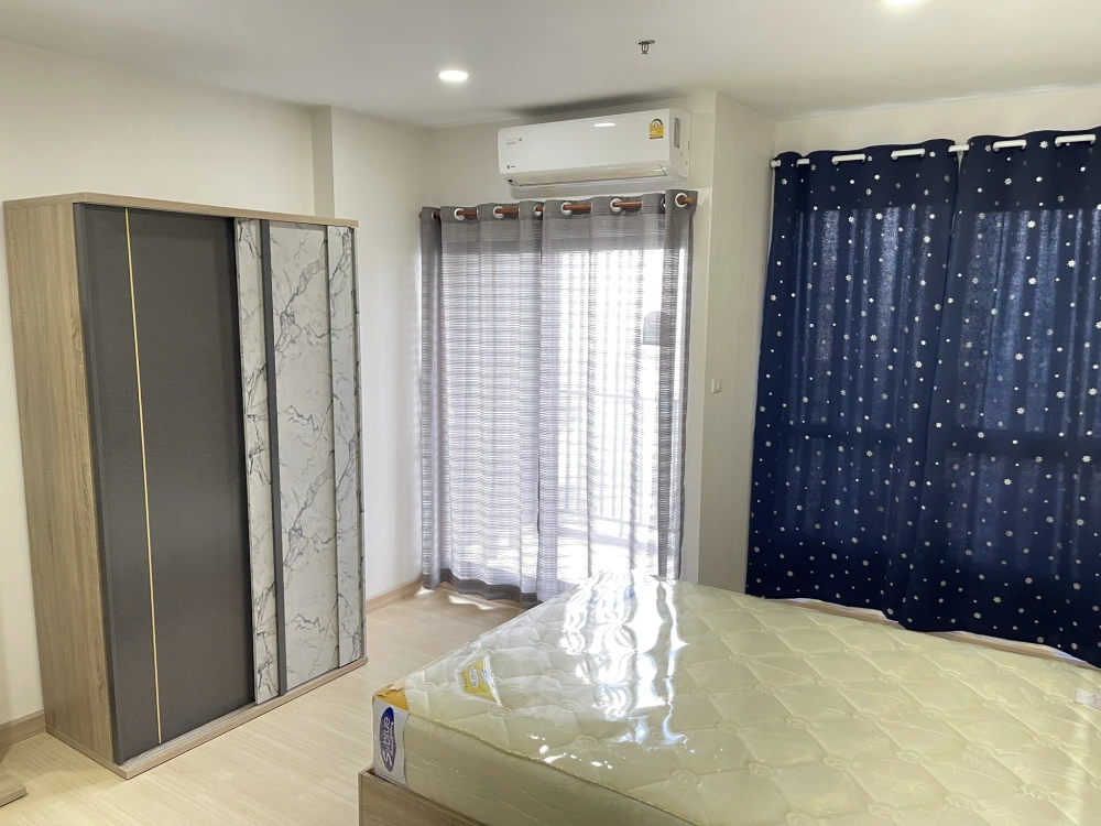 For rent: Supalai Loft Prachathipok-Wongwian Yai. Ready to move in, fully furnished, high floor. Book now!