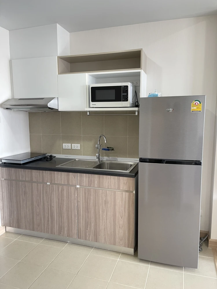 For rent: Supalai Loft Prachathipok-Wongwian Yai. Ready to move in, fully furnished, high floor. Book now!