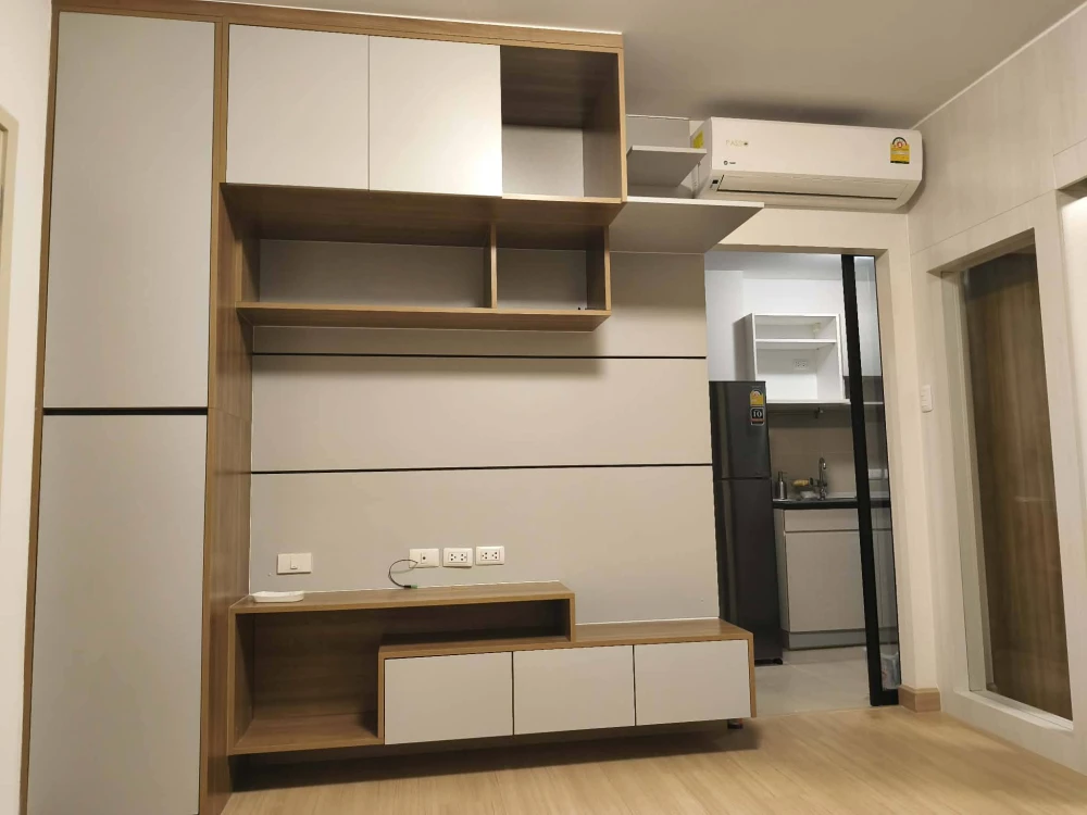 For rent: Supalai Loft Talat Phlu Station, fully furnished unit with glass partition separating rooms. Ready to move in with just your luggage.