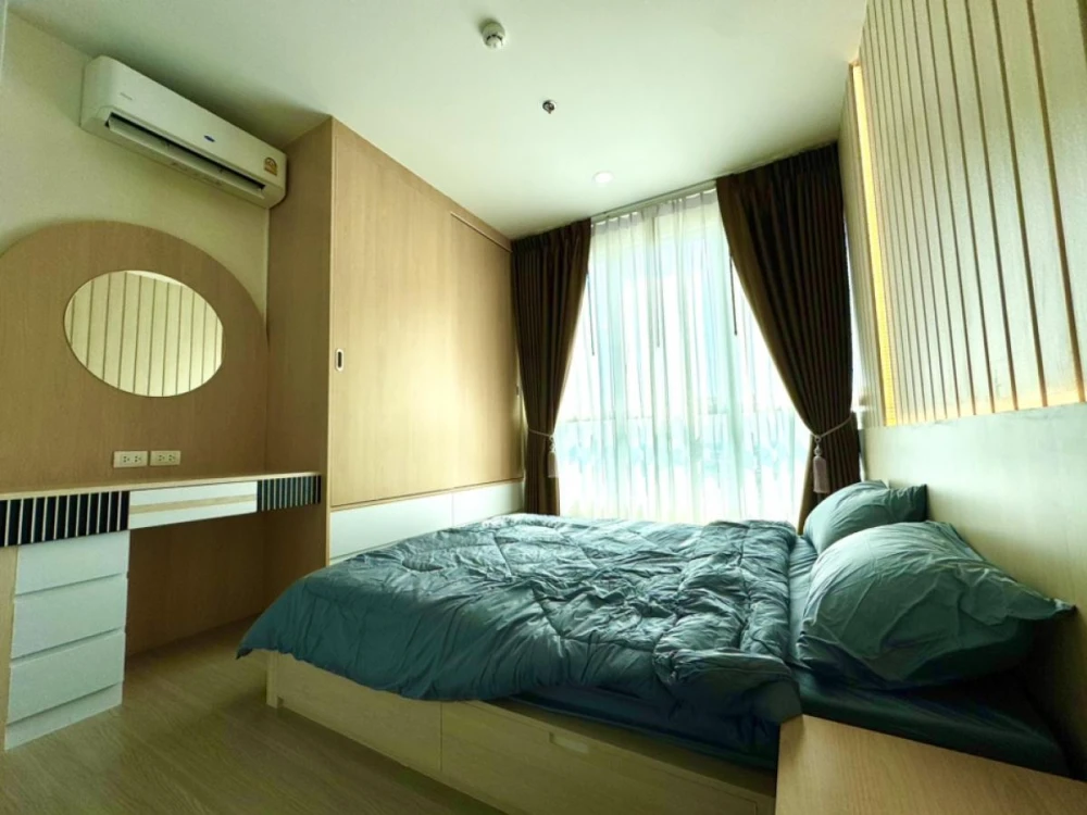 For rent Supalai Loft Sathorn-Ratchapruek, bedroom with built-in furniture, complete with quality electrical appliances. Don't miss it.