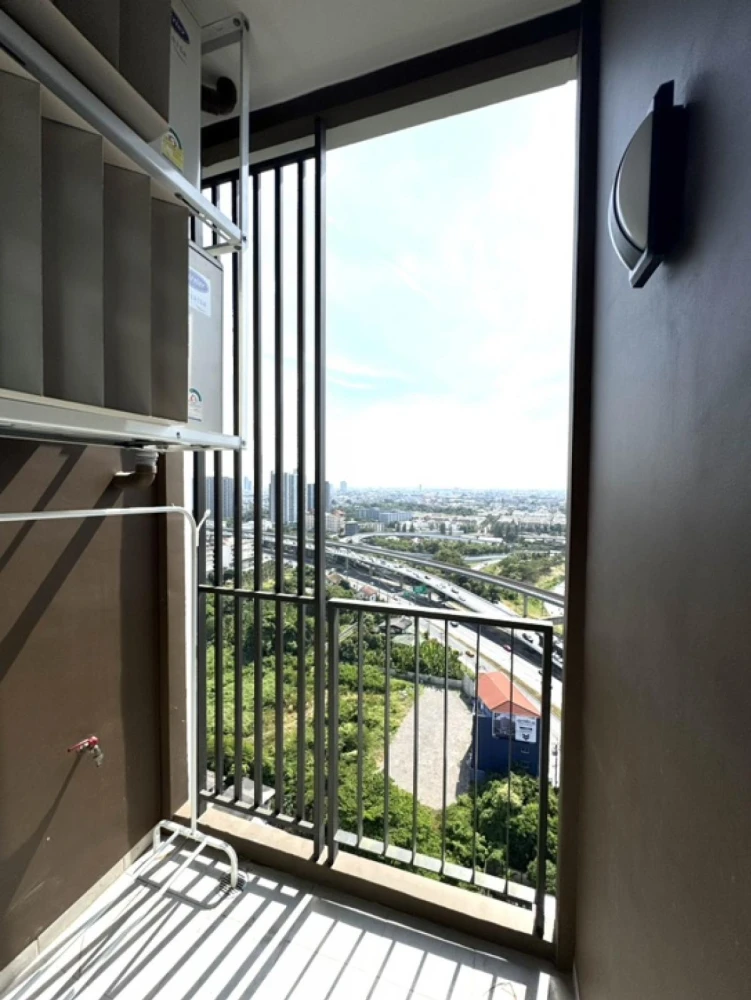For rent Supalai Loft Sathorn-Ratchapruek, bedroom with built-in furniture, complete with quality electrical appliances. Don't miss it.