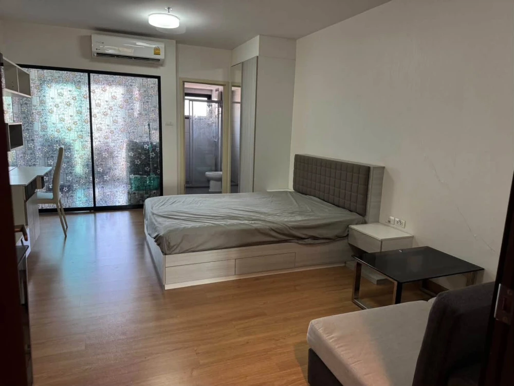 For rent: Supalai Loft Chaengwattana, 20th floor, excellent ventilation, fully furnished. Book now!