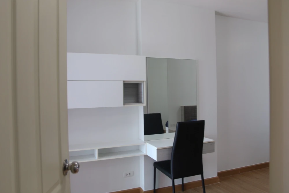 For rent, Supalai Loft Chaengwattana, spacious room, 9th floor, unblocked view, complete electrical appliances. Book now quickly.