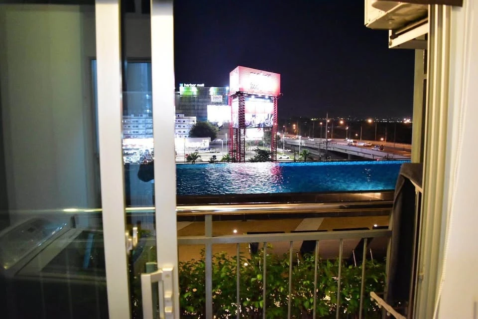 For rent Supalai Vista Sriracha - Laem Chabang Port Intersection Studio room, 6th floor, swimming pool view, full facilities, book now