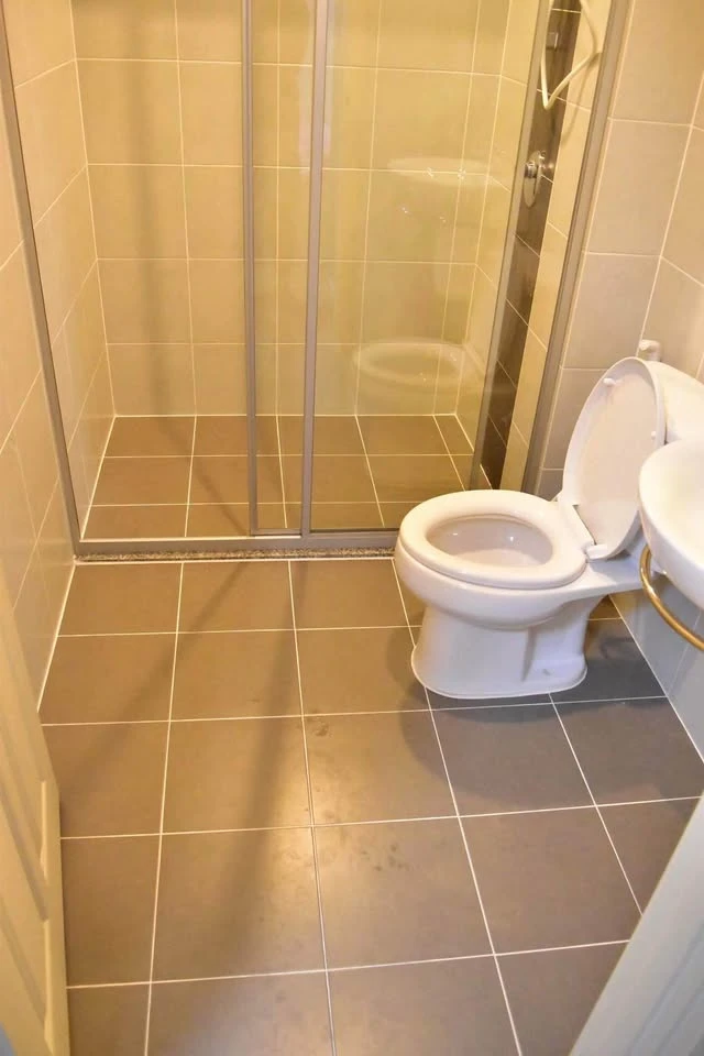 For rent Supalai Vista Sriracha - Laem Chabang Port Intersection Studio room, 6th floor, swimming pool view, full facilities, book now