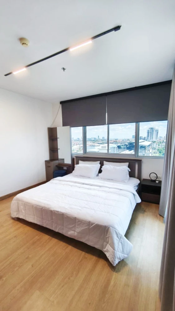 For rent: Supalai Vista, Pak Kret Intersection, 9th floor, corner room, spacious, complete facilities, you shouldn't miss it.