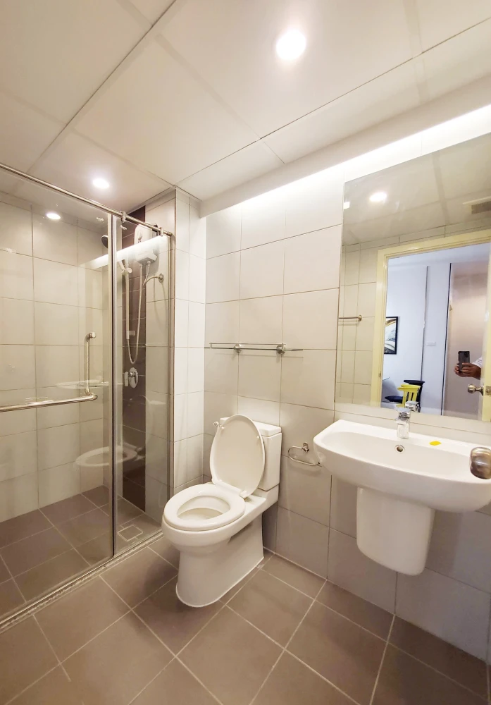 For rent: Supalai Vista, Pak Kret Intersection, 9th floor, corner room, spacious, complete facilities, you shouldn't miss it.